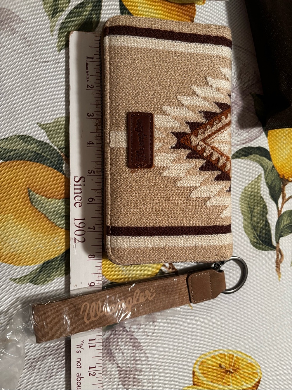 Wrangler Southwestern Pattern Zip Wallet in Beige and Brown